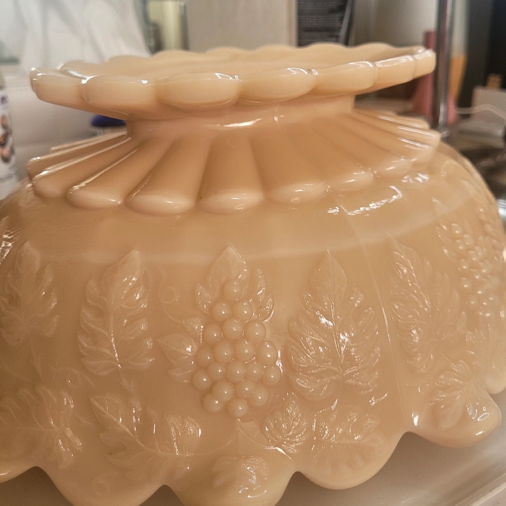 Westmoreland Peach Pedestal Bowl - Picture 4 of 5